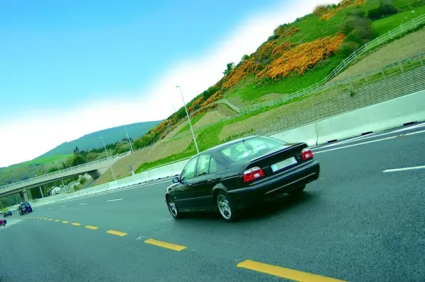 10% of drivers unaware of hazards of high winds