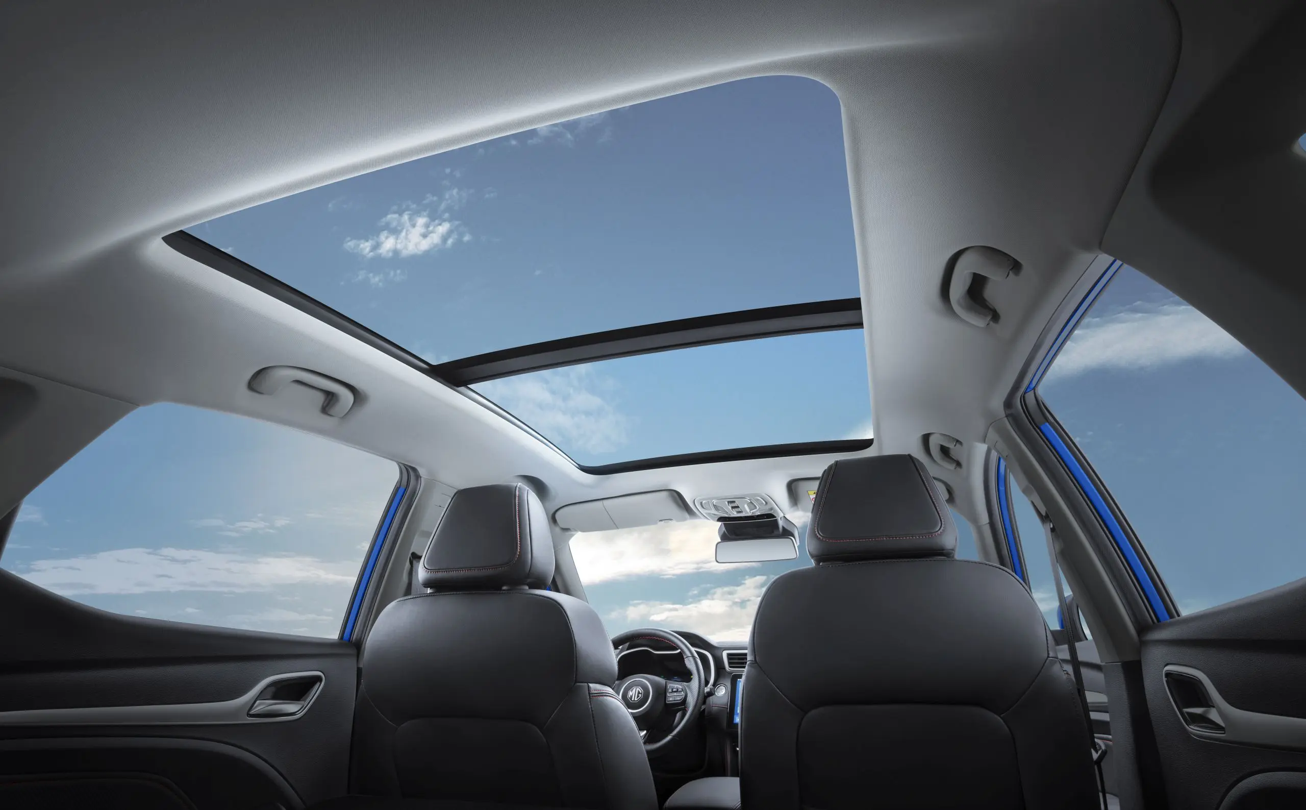 The sunroof of an MG ZS EV