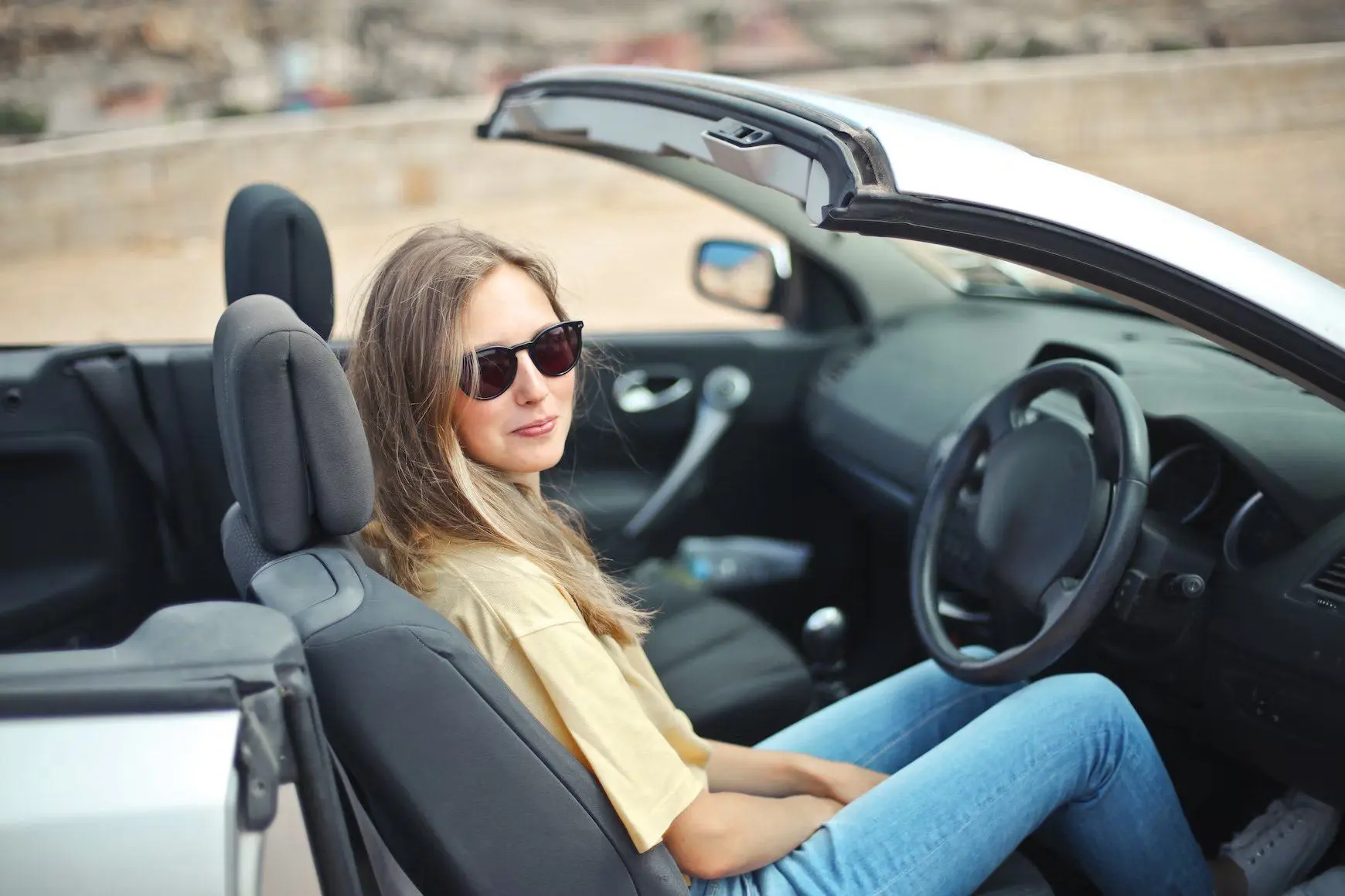 How To Improve Your Confidence as a Young Driver cover