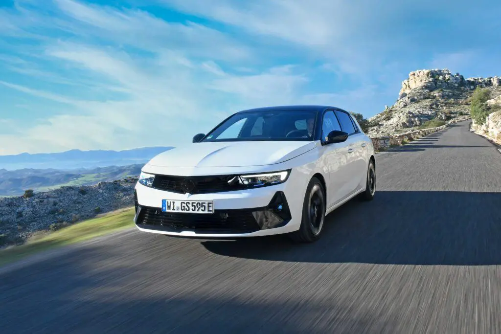 New Car Review | Opel Astra GSe