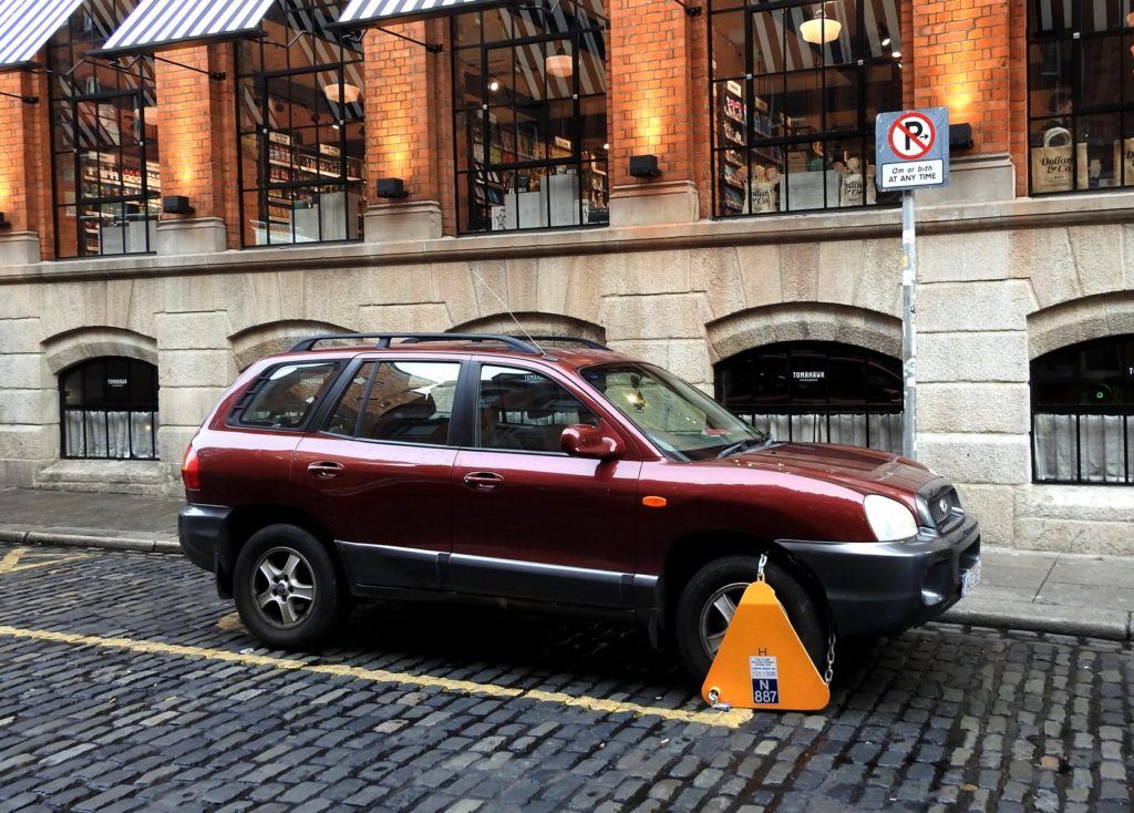 Parking in Ireland – where (not) to park