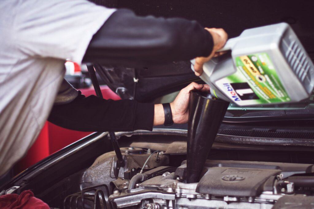 How to check the oil level in your car